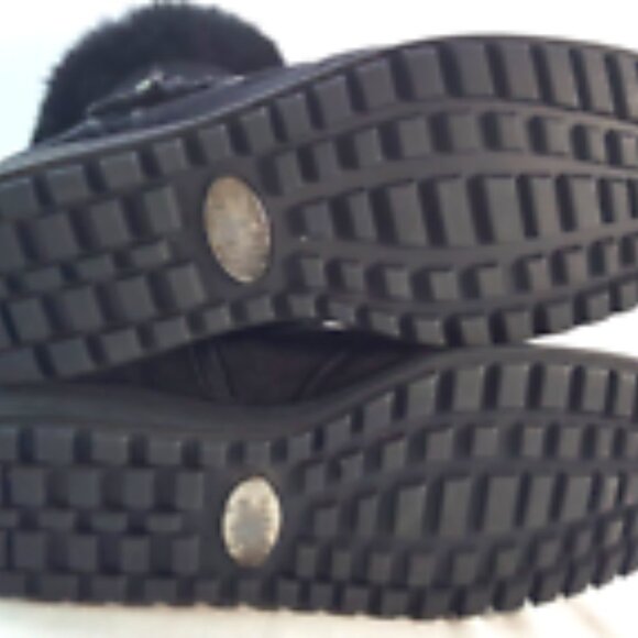 Stuart Weitzman Mid Calf Black Suede Waterproof Boots Size 7.5 - Picture 4 of 8